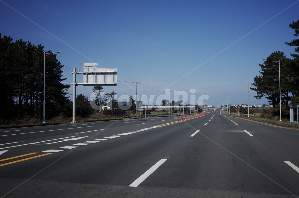 blue,파란,푸른,sky,하늘,road,도로,highway,freeway,고속도로,고속도로,텅빈,비어있는,탁트인