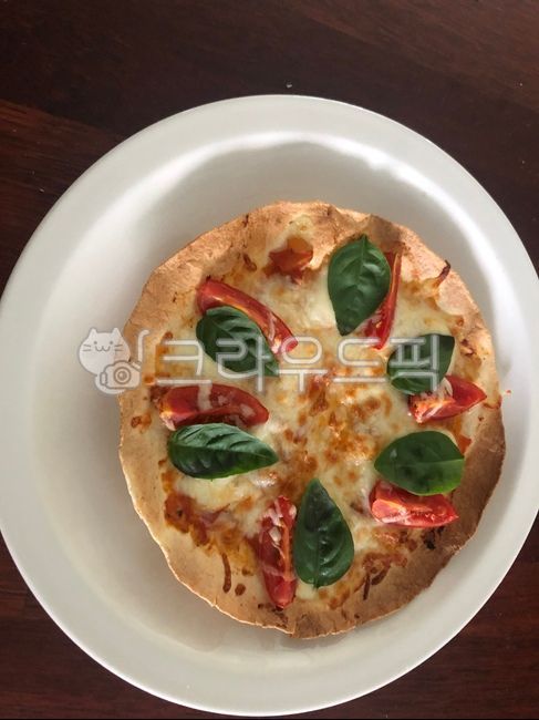 homemadepizza,Tomato Basil Pizza,tomatobasilpizza,Homemade Pizza