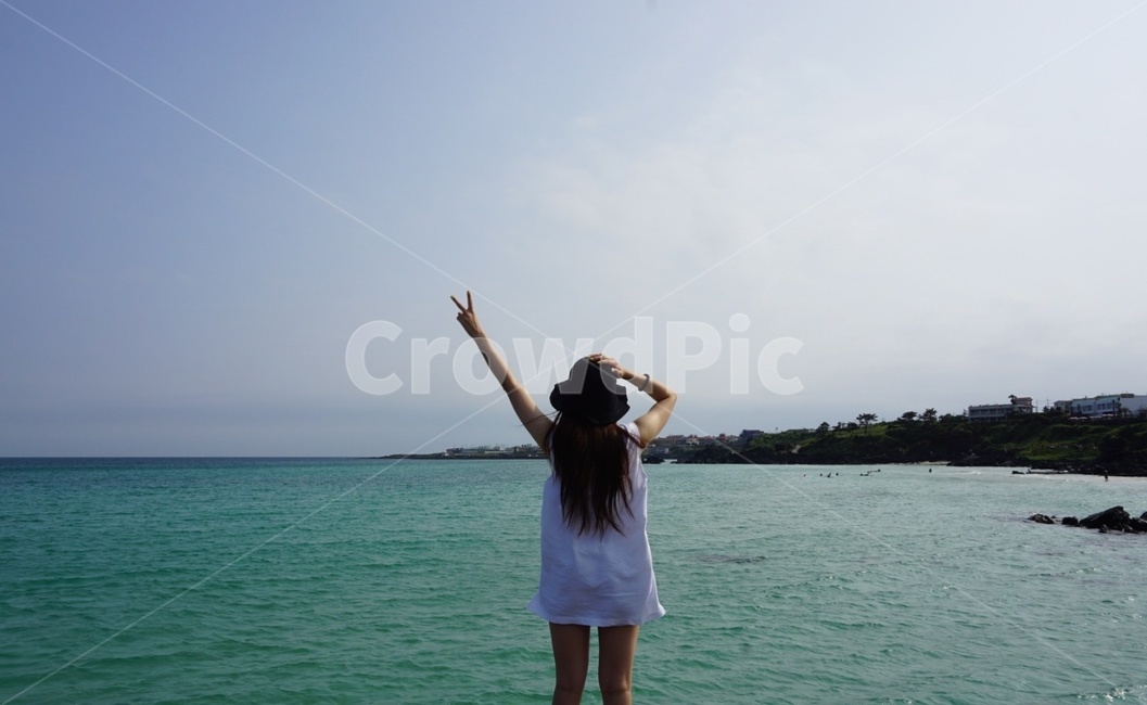 휴양지,해수욕장,뒷모습,인물,사람,여자,긴머리,해외,바다,여름,계절,summer,season,사람,인물,인간,human,person,여성,여자,woman,female,lady,여행,휴가,traveling,vacation,trip