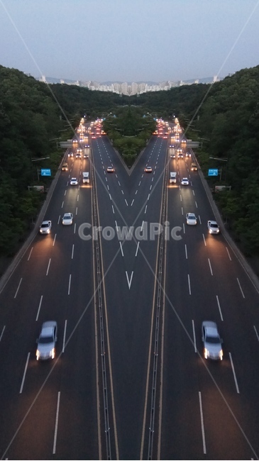 도로,고속도로,항공샷,차도,대칭,road,expressway,highway,street,밤도로,도로풍경,대칭도로,symmetry,aviation,긴도로