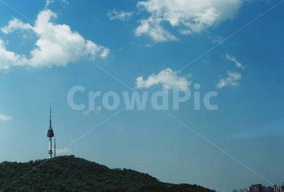 남산타워,풍경,전경,필름사진,감성사진,감성,필름카메라,film,남산,하늘,구름,전망,도시,풍경,city,landscape,한국도시풍경,한국도시경관,korea cityscape,랜드마크,landmark,tourist attraction,한국랜드마크,한국관광지,한국명소,korea landmark,korea tourist attraction,nature,자연,outdoors,옥외