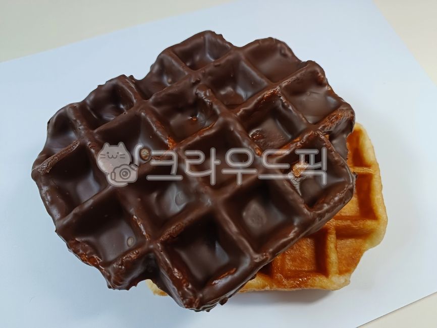 와플,waffle,요철모양,격자모양,브레드,빵,bread,베이커리,제빵,제과,빵집,카페,cafe,디저트,초코와플,초커릿와플,초코렛와플,초커렛와플