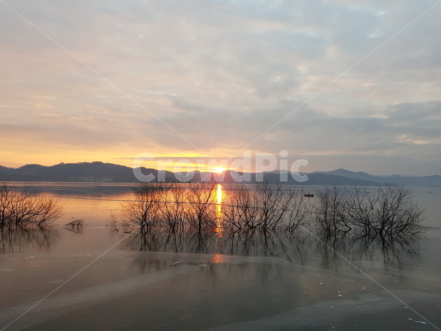 여명,저수지,석양,새해,떠오르는해,자연,풍경,nature,landscape,outdoors,옥외,sky,하늘
