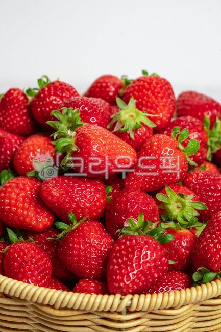 Red,basket,fruit,plant,strawberry,fresh strawberries,vitamin,food