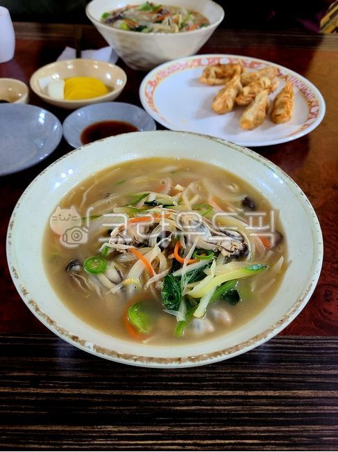 굴짬뽕,짬뽕,중국음식,면요리,면,국수,noodle,food,음식,meal,식사,dish,접시,bowl,plate,그릇