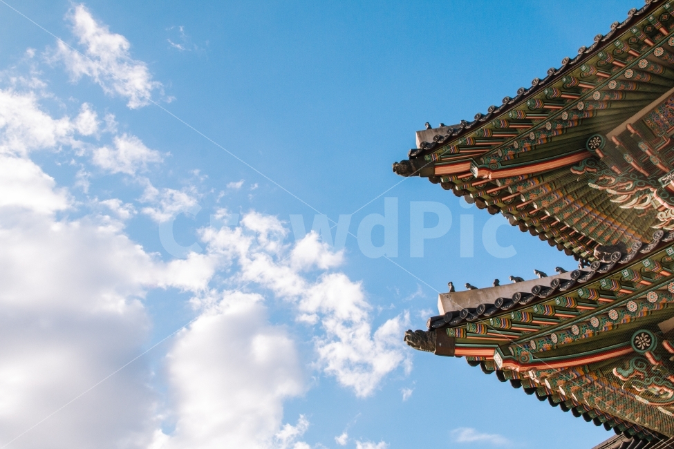 경복궁,기와,처마,어처구니,구름,전통,하늘,궁궐,궁,korea,seoul,koreatraditional,traditional,palace,koreapalace,건축물,건물외관,exterior,building,structure,architecture,construction,한국전통,한국문화,korean traditional,korean culture