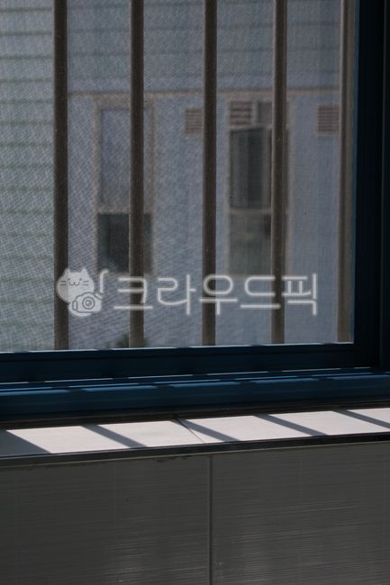 창문, 빛, 그림자, 창턱, 창살, 사진,이미지,일러스트,캘리그라피 - joyfulharu작가