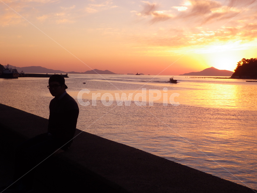 역광,역광사진,일몰,석양,sunset,통영,통영앞바다,사람,인물,인간,human,person,남성,남자,man,male,인물실루엣,사람실루엣,character silhouette,human silhouette