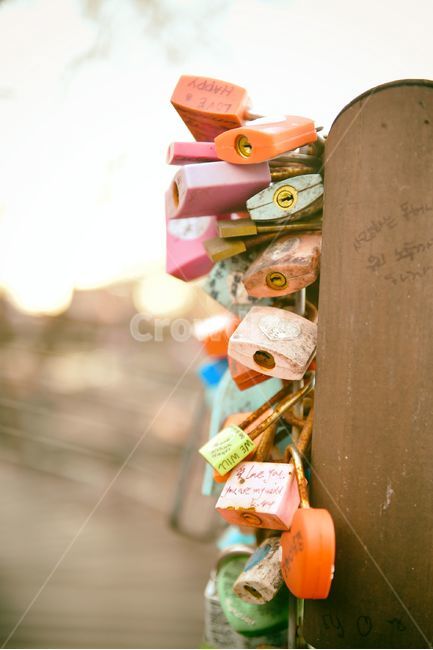 trust,memory,Film feel,objects,reminisce,metal,promise,film sensibility,Lock,classic,hour,vintage,iron,Emotion,forever,thing