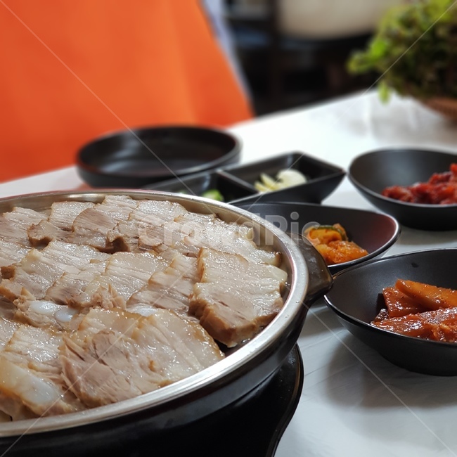 수육,음식,food,meal,식사,반찬,고기,음식,식재료,요리,food,cook,meal,dishes,food reserves,한식,한국음식,한국요리,korean food,korean dishes,korean meal,korean cook