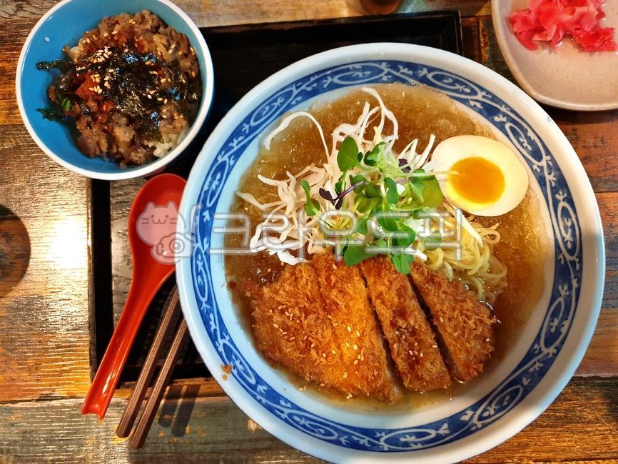 Japanese food,egg,chopsticks,plate,bowl,Tonkatsu,Cold Ramen,Pork cutlets,spoon,pork cutlet,cold ramen,Japanese Ramen,noodles,Japanese cuisine,food,tonkatsu,meal,japanesedishes,spoon and chopsticks,ramen,porkcutlet,dish,Spoon
