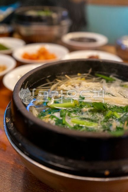 까치복국,복어국,복국,해장국,뚝배기,요리,한국음식,한식,식사,kkachibokguk,yellowfinpuffersoup,bogeoguk,pufferfishsoup,haejangguk,hangoversoup,ttukbaegi,koreanfood,hansik,meal