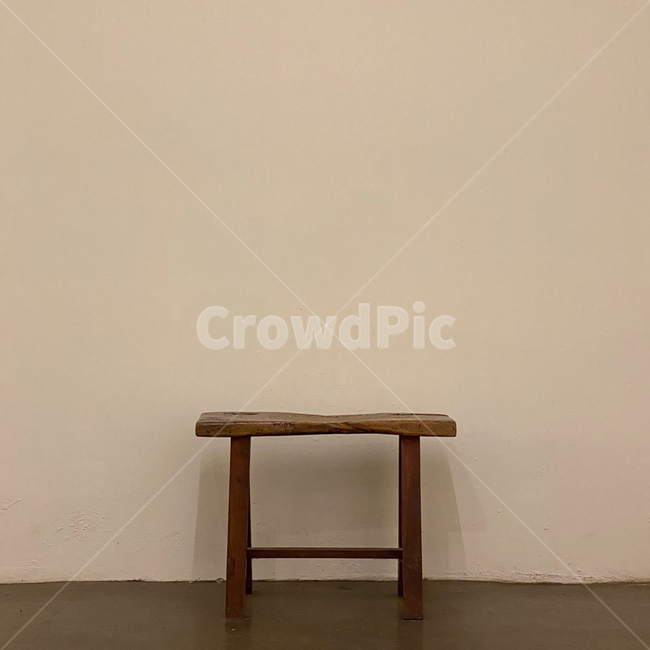 원목,나무,흰벽,wood,의자,가구,furniture,사물,물건,오브젝트,thing,object,matter