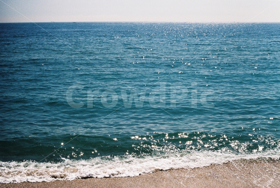 하늘,물결,햇빛,바다,파도,파랑,파란색,자연,풍경,nature,landscape,beach,sea,blue,filmphotography,감성,자연,풍경,nature,landscape,해변,바다,beach,sea,휴식,힐링,rest,relaxation,healing,ocean,대양,outdoors,옥외,water,물,shoreline,해안선