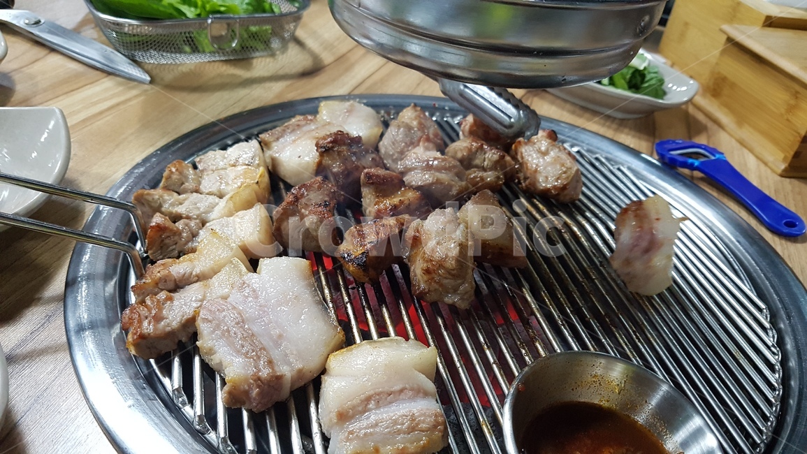 삼겹살,흑돼지,숯불구이,음식,식당,외식,저녁,고기,바베큐,불판,고깃집,음식,식재료,요리,food,cook,meal,dishes,food reserves,육류,고기,meat
