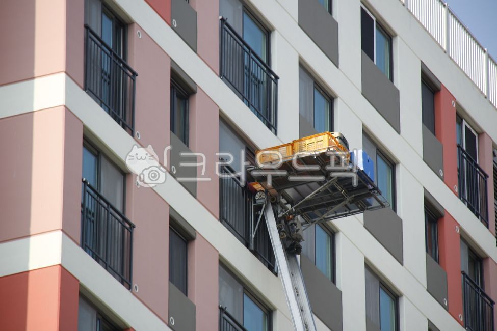 officebuilding,사무실건물,주택,고층건물,highrise,housing,건물,building,건축학,architecture,아파트,이사,곤도라,사다리,고충사다리