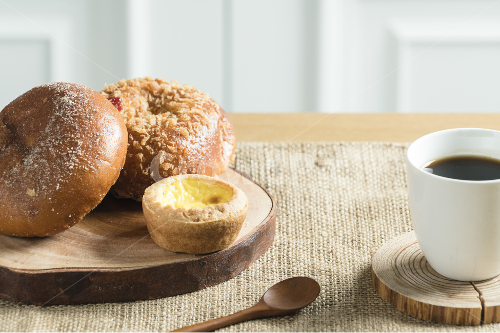 식사,음식,빵,브레드,주방,쿠킹,meal,bread,아침,런치,베이커리,부엌,식탁,food,밀가루음식,테이블웨어,나무,원목,wood,손,남자,hand,커피,coffee,morning,음식,식재료,요리,food,cook,meal,dishes,food reserves,빵,bread,커피,카페,coffee,cafe,연출,컨셉,콘셉,direction,concept