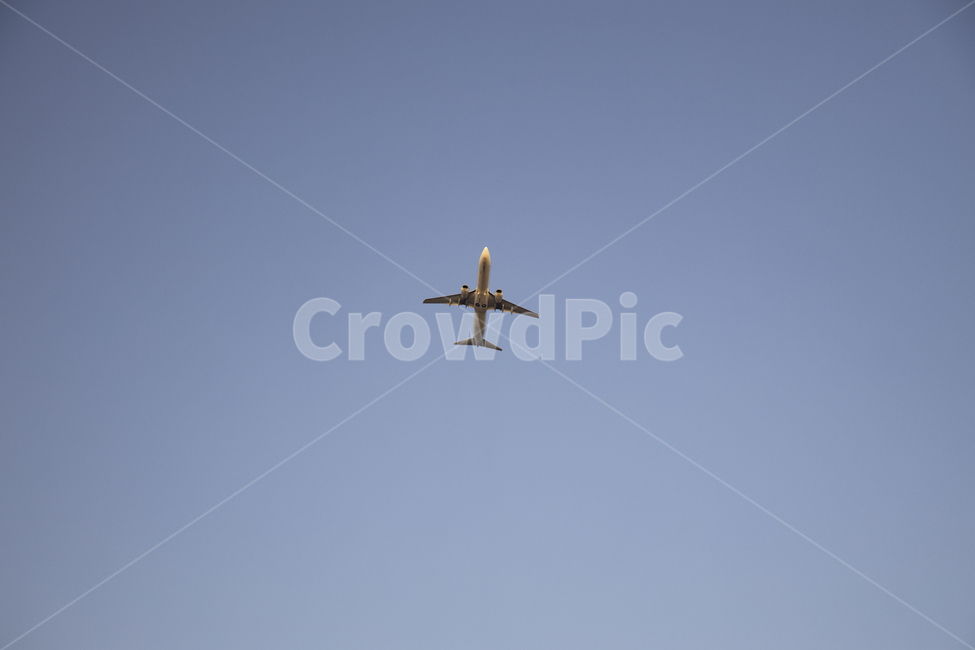 운항,날다,날개,꼬리,승객,여객기,제트기,엔진,하늘,투어,해외,이륙,플라잉,파란하늘,산업,선회,배경,나는,transportation,교통,aircraft,항공기,airplane,비행기,airliner,flight,비행,교통,교통수단,traffic,transportation