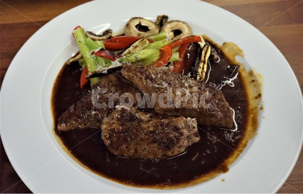 스테이크,칼질,칼,플레이팅,야채,레스토랑,분위기,플레이트,food,cook,meal,dishes,육류,양식,meat,서양음식,서양요리,westernfood,westerndishes,양송이,해외,음식,요리,재료,식재료,파프리카,아스파라거스,버섯,파,해외음식,고기,굽다,육즙,식사,단백질,외식,양념,윤기,챱스테이크,음식,식재료,요리,food,cook,meal,dishes,food reserves,육류,고기,meat,양식,서양음식,서양요리,western food,western dishes,western meal,western cook