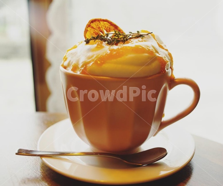 크림커피,커피,커피한잔,coffee,노란잔,커피잔,음료수,drink,beverage