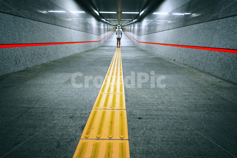길,사람,person,터널,tunnel,road,human,인간,건축물,건물외관,exterior,building,structure,architecture,construction