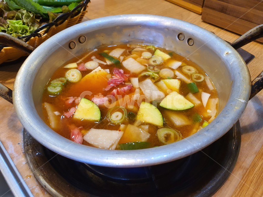 food,음식,요리,dishes,meal,cook,한식,식사,된장찌게,된장찌개,양은냄비,돼지고기,된장,찌개,찌게,돼지고기된장찌개,돼지고기된장찌게,한국음식,음식,식재료,요리,food,cook,meal,dishes,food reserves,한식,한국음식,한국요리,korean food,korean dishes,korean meal,korean cook