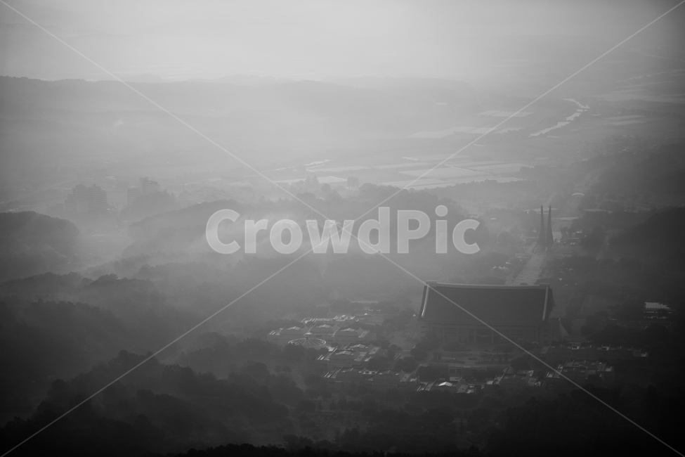 흑성산,독립기념관,운해,안개,mountain,산,랜드마크,landmark,tourist attraction,한국랜드마크,한국관광지,한국명소,korea landmark,korea tourist attraction,흑백,모노톤,monochrome,black and white