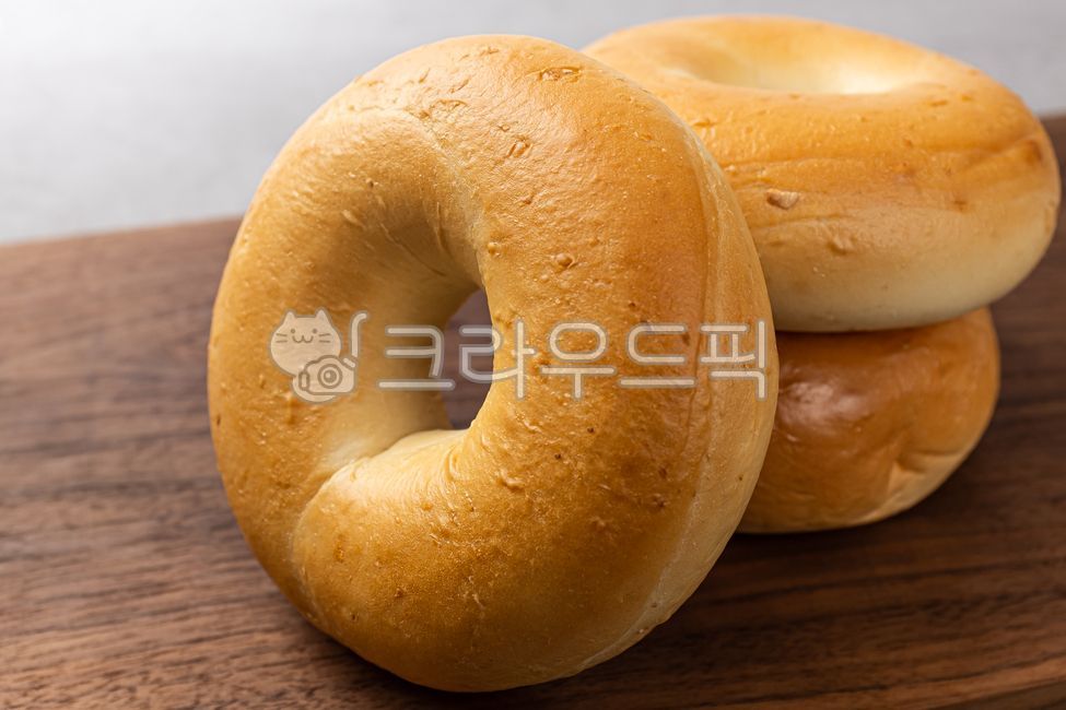 Plain bagel,close up,bread,strong,ingredient,ring,Thick,food,meal,flour,grocery,Food Ingredients,ingredients,stock bread,circle,bagel