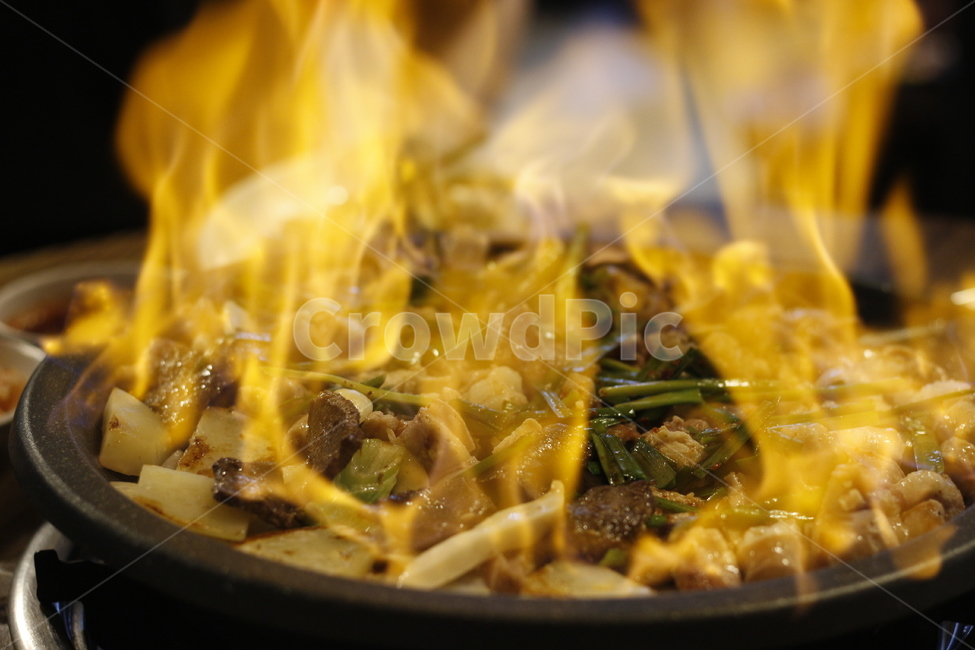 불쇼,곱창,막창,고기,맛집,구이,식당,저녁,안주,퍼포먼스,불,음식,식재료,요리,food,cook,meal,dishes,food reserves,육류,고기,meat