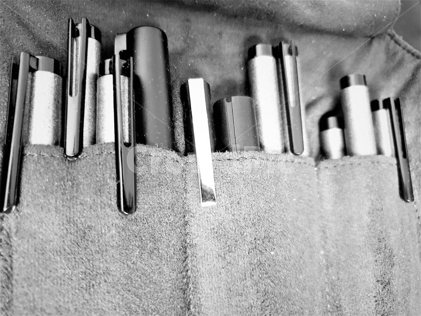 펜,필기도구,감성,미술,흑백,그림,art,학용품,문구류,사무용품,가죽필통,천필통,schoolsupplies,배경,흑백사진,감성사진,물건,문구,officesupplies,모노톤,monochrome