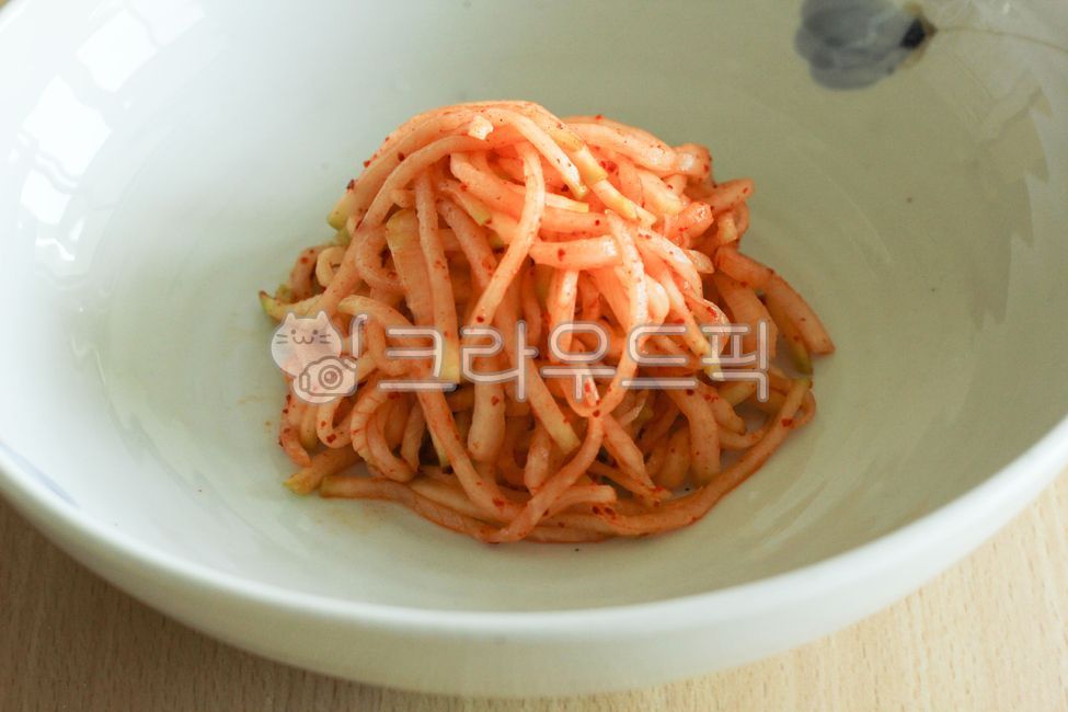 무생채,무요리,한국음식,음식,무,food,고춧가루,koreanfood,whiteradish