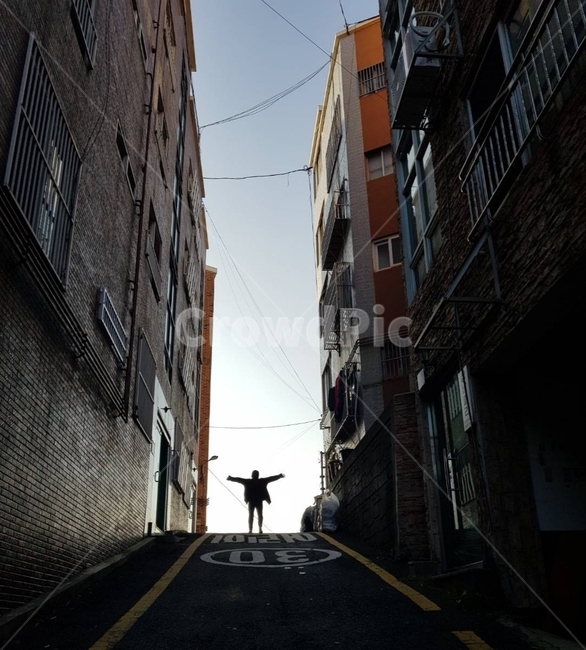길,건물,자유,도시,자신