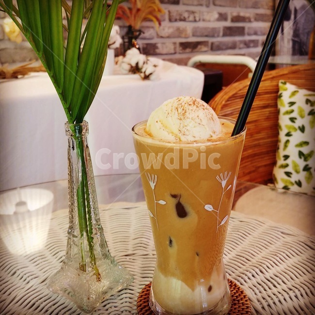 라떼,아이스크림,섬머라떼,커피,beverage,drink,마실것,여름,카페