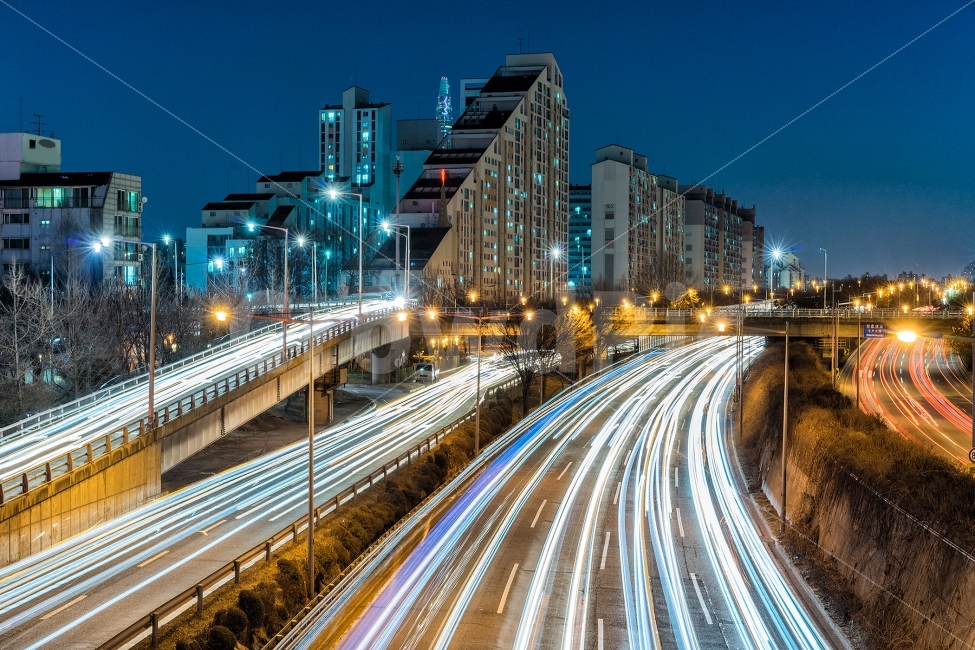 올림픽대로,야경,landscape,nightview,nightscape,장노출,도시,풍경,city,landscape,교통,교통수단,traffic,transportation,야경,밤,nightscape,night,road,도로,freeway,고속 도로
