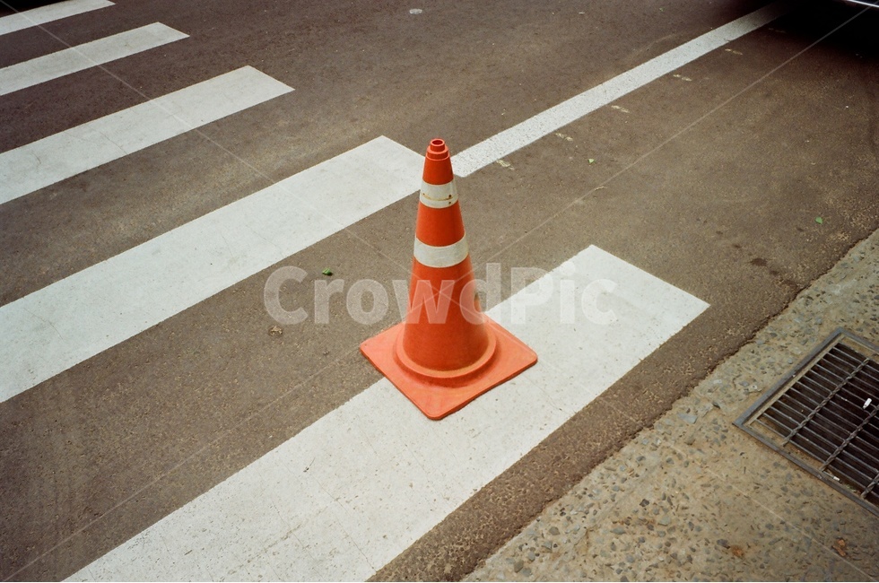 꼬깔콘,길,이쁘다,길가,꼬칼콘,감성,sensible,feeling,사물,물건,오브젝트,thing,object,matter