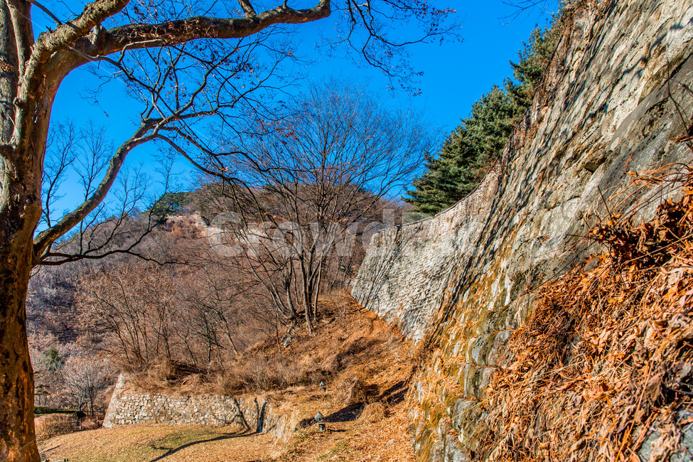 산성,성곽,선,문화유산,한국의미,한국전통,한국문화,korean traditional,korean culture,건축물,건물외관,exterior,building,structure,architecture,construction