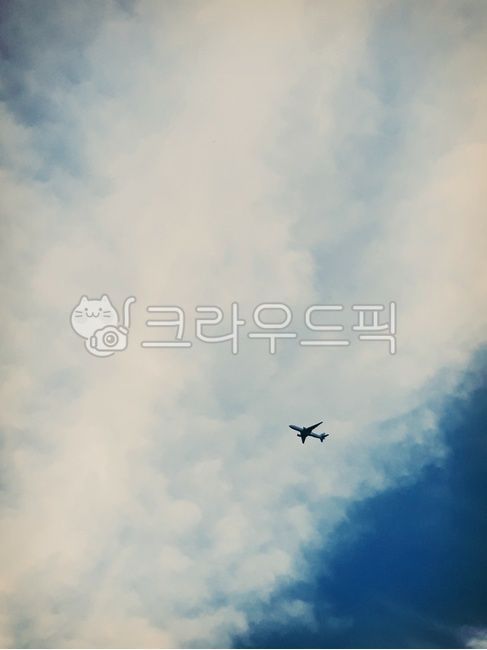 sky,cloud,blue sky,airplane