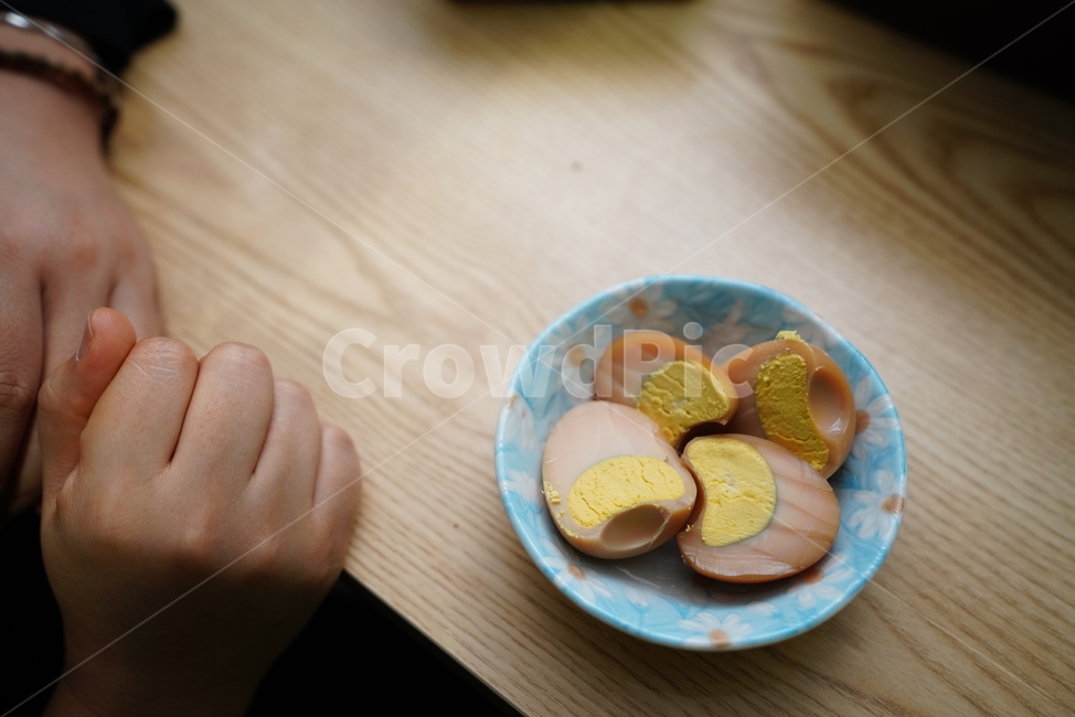 계란,달걀,egg,구운계란,먹방,먹거리,간식,영양식,단백질,알,푸드,음식,food,사람,인물,인간,human,person,신체일부,몸,body,음식,식재료,요리,food,cook,meal,dishes,food reserves