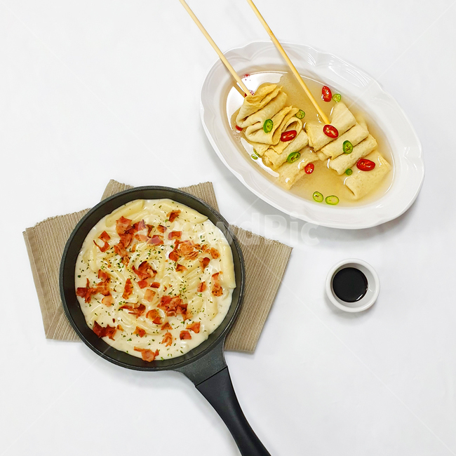 떡볶이,오뎅,어묵,까르보나라떡볶이,크림떡볶이,플레이팅,분식,간장,음식,식재료,요리,food,cook,meal,dishes,food reserves