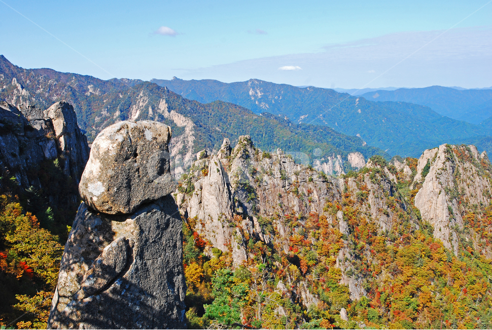 가을,설악산,용아장성,단풍,가을배경,능선,10월,국립공원,풍경,한국풍경,한국자연경관,단풍나무,가을산,nature,자연,산맥,outdoors,옥외,seoraksannationalpark,봉우리,산정상,nationalpark,산,maple,강원도,배경,바탕,백그라운드,background,fall,autumn,season,시즌,계절,mountain,outdoor,가을,계절,fall,autumn,season,자연,풍경,nature,landscape
