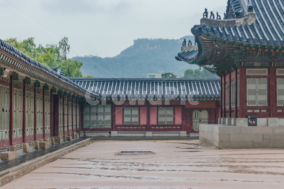 경복궁,비오는날,분위기,고궁,랜드마크,한국전통,architecture,건축물,traditional,korea,관광지,한국전통,한국문화,korean traditional,korean culture,비,비오는날,rain,rainy,건축물,건물외관,exterior,building,structure,architecture,construction
