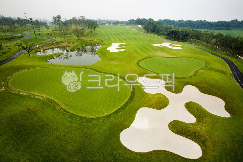 bunker,work out,green,sports,golf course,golfcourse,outdoor,golf,field,grass,sight,leisure activities,leisureactivities,leisure,lawn,landscape