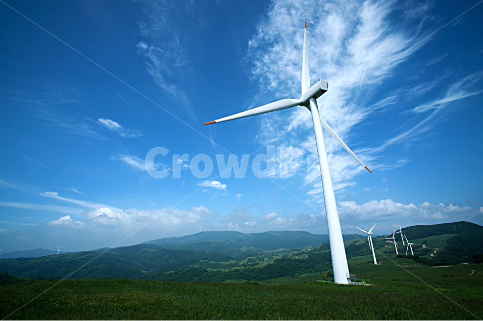 바람,구름,바람개비,풍력,파란,산업,industry,industrial,에너지산업,energy industry,machine,기계,engine,엔진,motor,모터