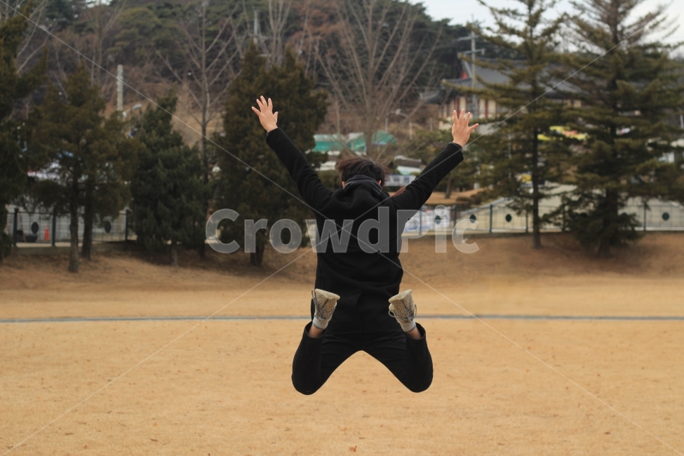 점프,신남,행복,즐거움,만세,남성,인간,사람,점프샷,자유,기쁨,jump,human,person,happy,fun,man,male,사람,인물,인간,human,person,남성,남자,man,male,감정표현,기분,feeling,emotion