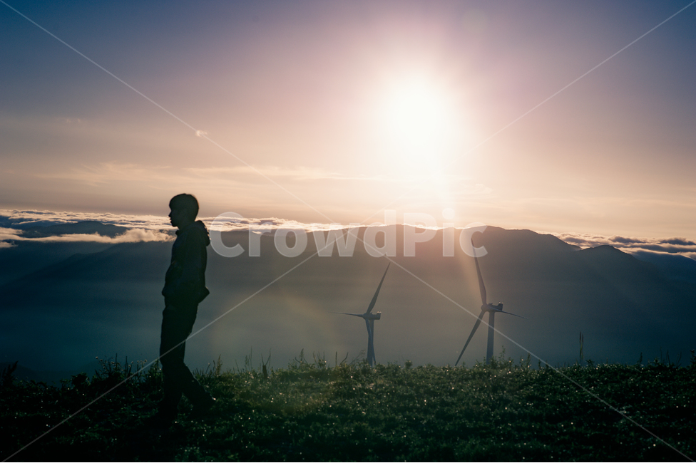 motor,모터,engine,엔진,machine,기계,flare,플레어,light,빛,human,인간,person,사람,역광,자연,풍경,nature,landscape,인물실루엣,사람실루엣,character silhouette,human silhouette