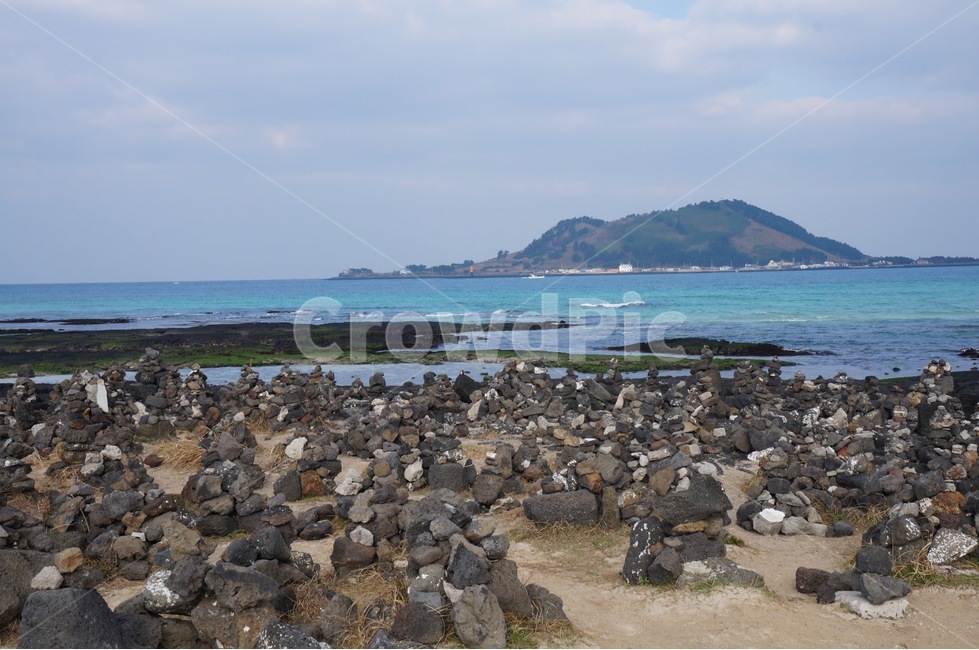 제주도,풍경,해변,산,블루,자연,풍경,nature,landscape,한국자연풍경,한국자연경관,korea nature landscape,제주도,jeju,jeju island,shoreline,해안선,water,물,outdoors,옥외,land,땅,ocean,대양,sea,바다
