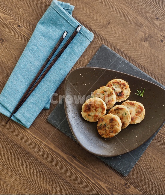 동그랑땡,한국음식,식품,한식,한국문화,한국,배경,음식문화,웰빙,문화,아시아,아시아음식,전통,설날,추석,음식,요리,기름에구운음식,추석음식,설날음식,명절,명절음식,음식,식재료,요리,food,cook,meal,dishes,food reserves,한식,한국음식,한국요리,korean food,korean dishes,korean meal,korean cook