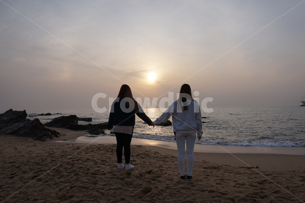 뒷모습,여자들,긴머리,해돋이,바다,일출,사람,인물,인간,human,person,여성,여자,woman,female,lady