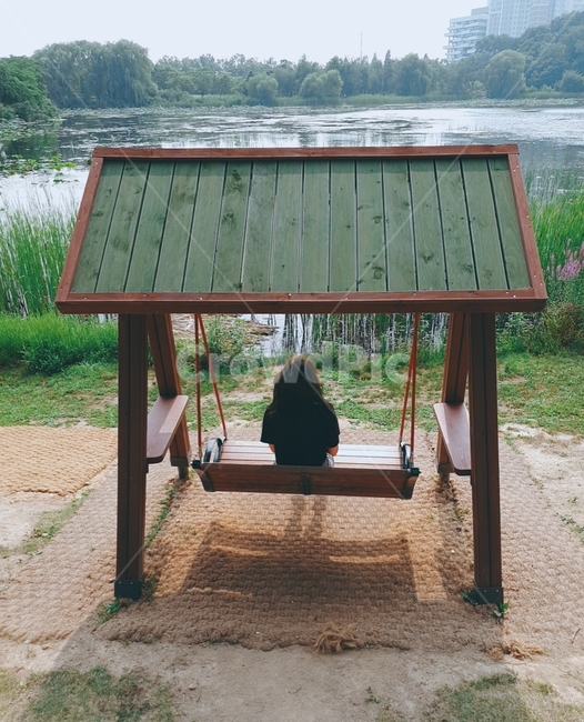 사람,person,인간,human,뒷모습,흔들의자,자연