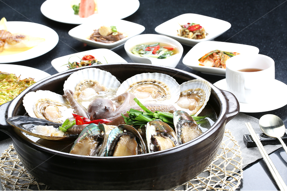 해천탕,해신탕,해물탕,해물요리,해물맛집,전복,전복요리,전복탕,해산물,가리비,조개,조개탕,안주,술안주,전통요리,보양식,스테미나,퓨전,요리,퓨전레스토랑,낙지,낙지요리,낙지탕,요리법,조리법,요리책,쿠킹,해물,접시,그릇,식사,반찬,빈대떡,아침식사,점심식사,저녁식사,음식,푸드,건강,몸보신,food,cook,음식,식재료,요리,food,cook,meal,dishes,food reserves,수산물,해산물,fishery products,seafood,연출,컨셉,콘셉,direction,concept